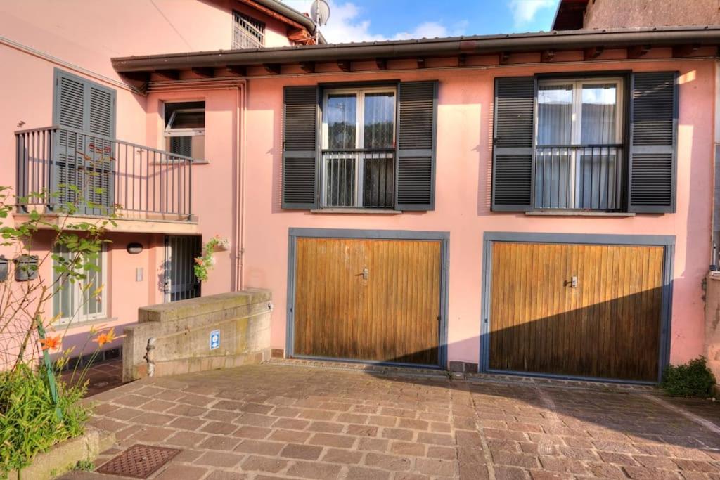 Casa Vacanza Angolo Della Corte Apartment โกโม ภายนอก รูปภาพ